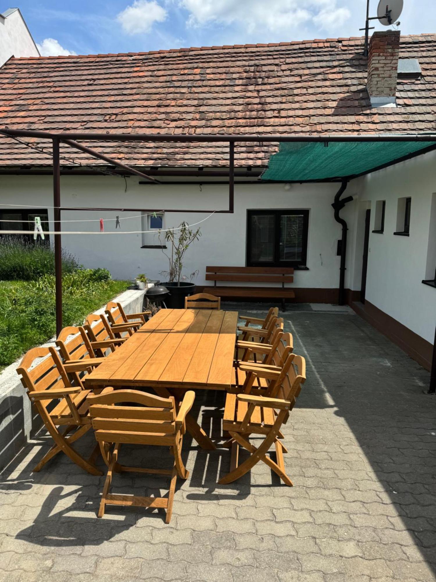 Mikulovska Chalupa Se Sklepem Luaran gambar
