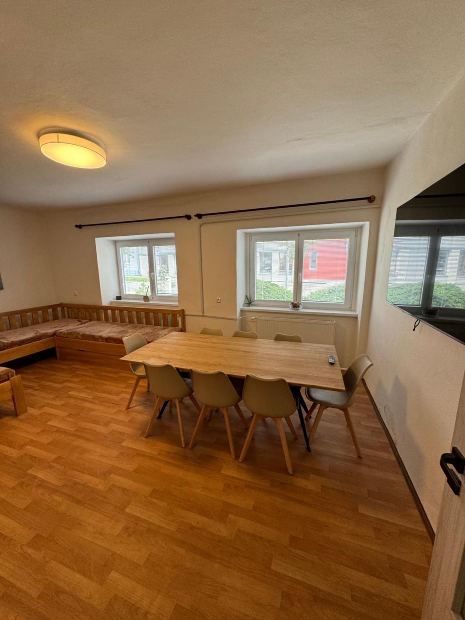 Mikulovska Chalupa Se Sklepem Luaran gambar